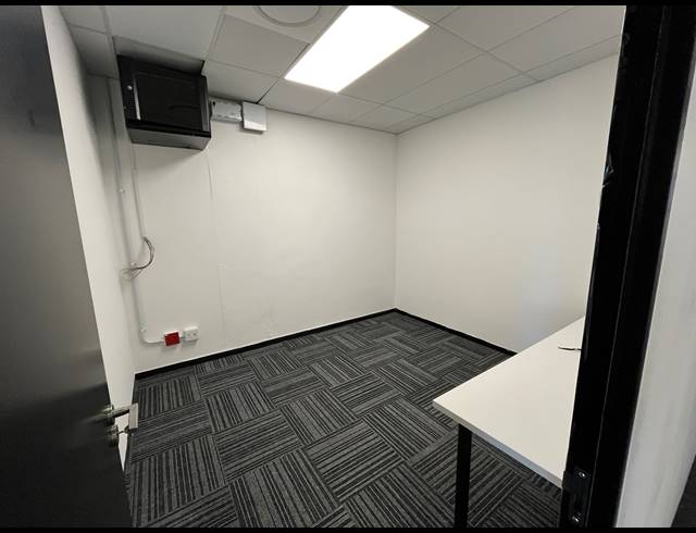 374M² OFFICE TO LET IN MILNERTON CENTRAL